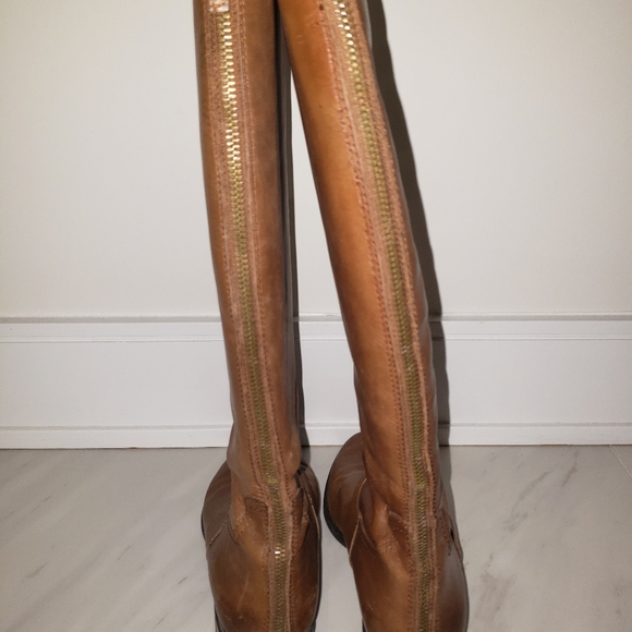 Marc Fisher riding boots, size 38, tan/camel - Picture 2 of 3